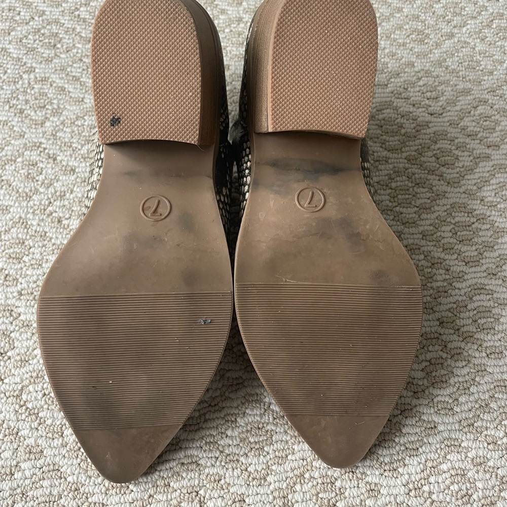 Universal Thread Ankle Boots - Picture 2 of 2